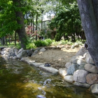 Beach inlet in Boulder wall in Pine creek